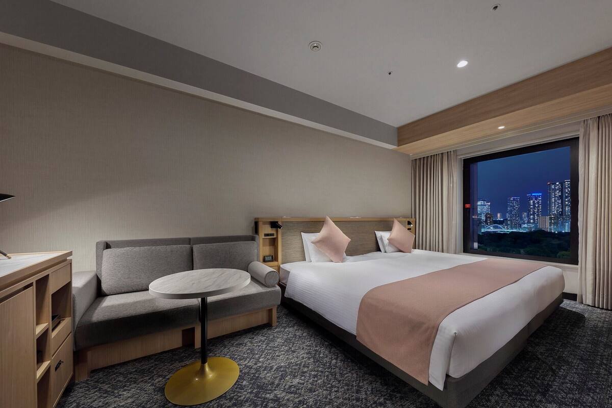 ห้องดีลักซ์, เตียงคิงไซส์ 1 เตียง, ปลอดบุหรี่ (30sqm, High Floor) | ตู้นิรภัยในห้องพัก, ผ้าม่านกันแสง, ห้องเก็บเสียง, เตารีด/โต๊ะรีดผ้า