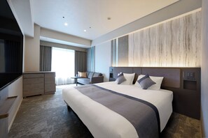 Brankas, tirai kedap cahaya, tempat tidur bayi gratis, dan Wi-Fi gratis