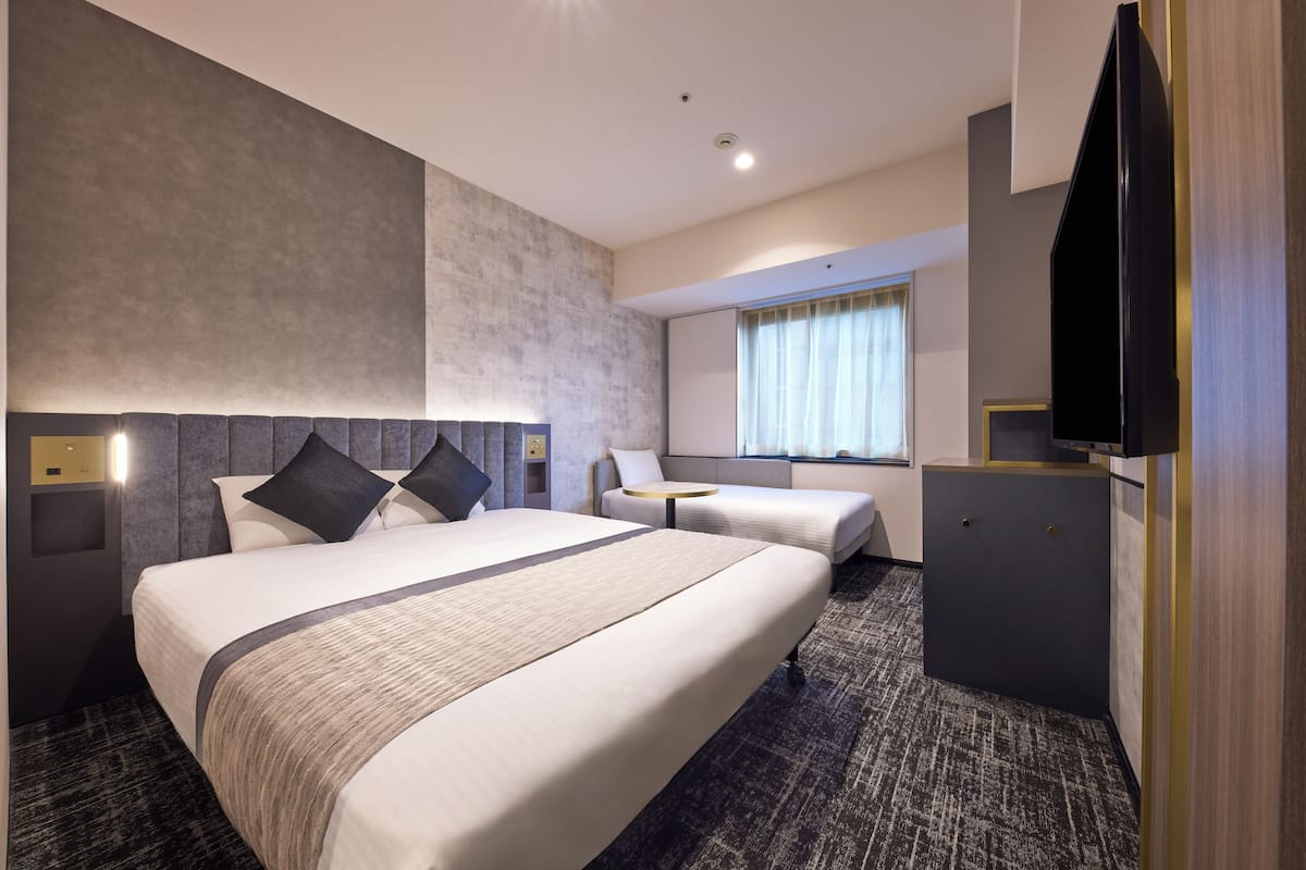 高级房, 1 张大床和 1 张沙发床, 无烟房 (for 3 people, 20sqm) | 客房内保险箱、遮光窗帘、熨斗/熨板、免费 WiFi