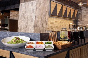 Colazione a buffet a pagamento, servita tutte le mattine