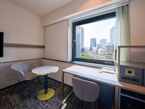 In-room safe, blackout curtains, free WiFi, bed sheets