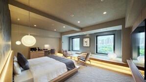 A modern bedroom with a large bed, bedside tables, a desk, and a view of the city through large windows. - Hotel Villa Fontaine Grand Tokyo - Shiodome (Tokyo)