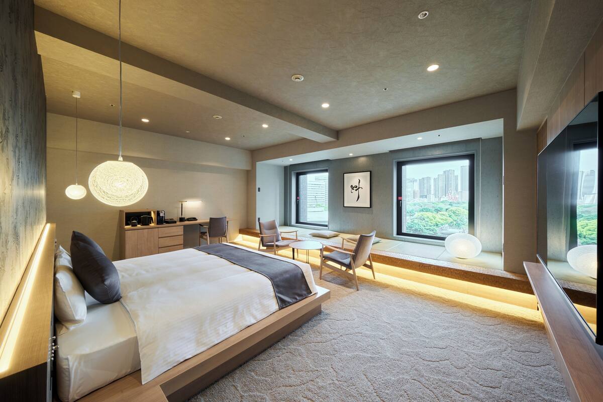ห้องเอ็กเซกคิวทีฟ, ปลอดบุหรี่ (King Room with Tatami Area) | ตู้นิรภัยในห้องพัก, ผ้าม่านกันแสง, ห้องเก็บเสียง, เตารีด/โต๊ะรีดผ้า
