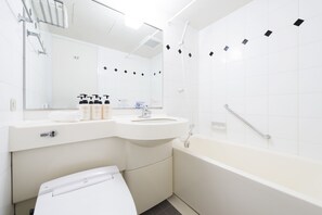 ฝักบัวในอ่างอาบน้ำ, อ่างอาบน้ำแบบแช่ตัว, ของใช้ในห้องน้ำฟรี, ไดร์เป่าผม