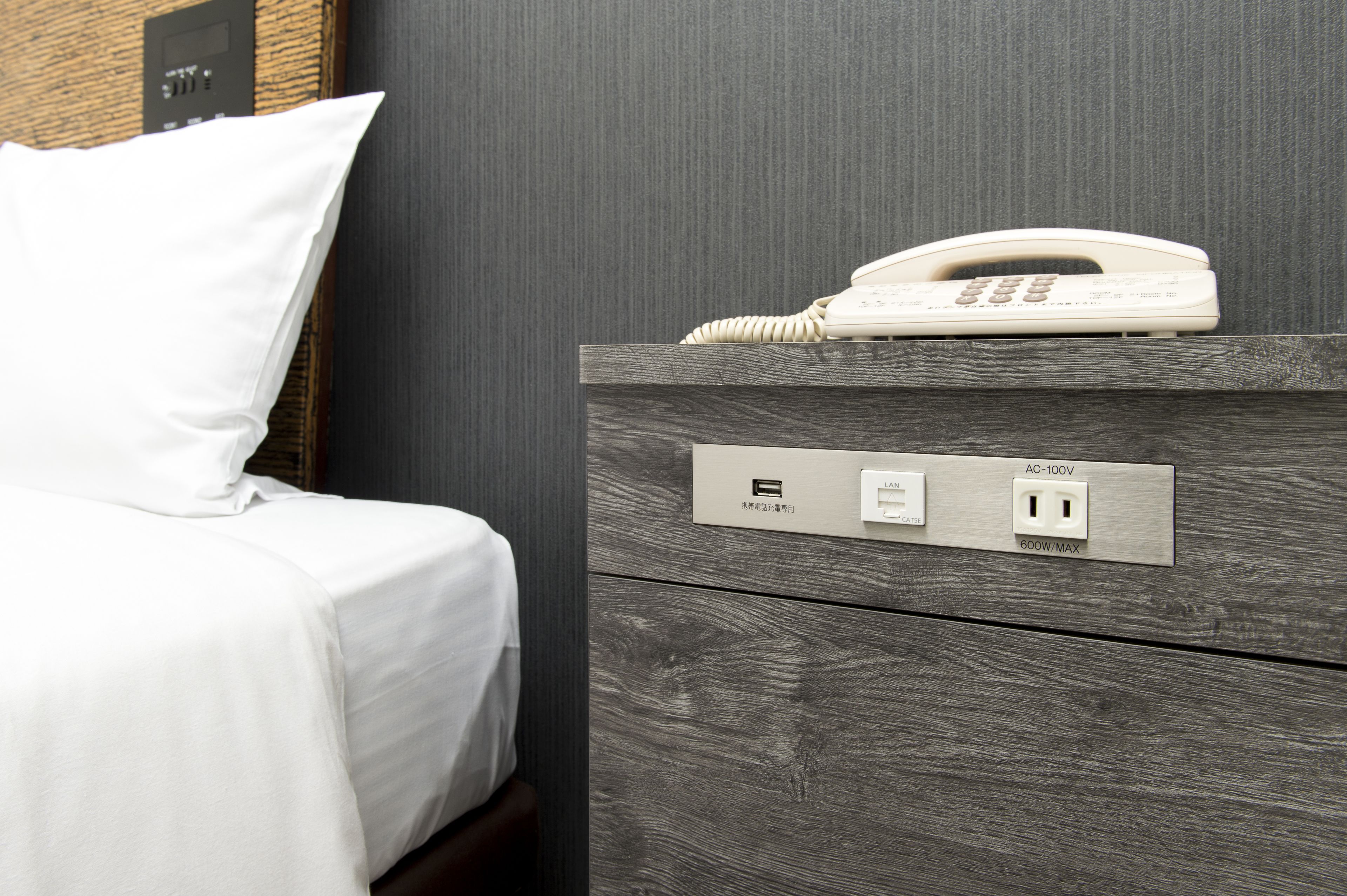 1 bedroom, in-room safe, desk, iron/ironing board