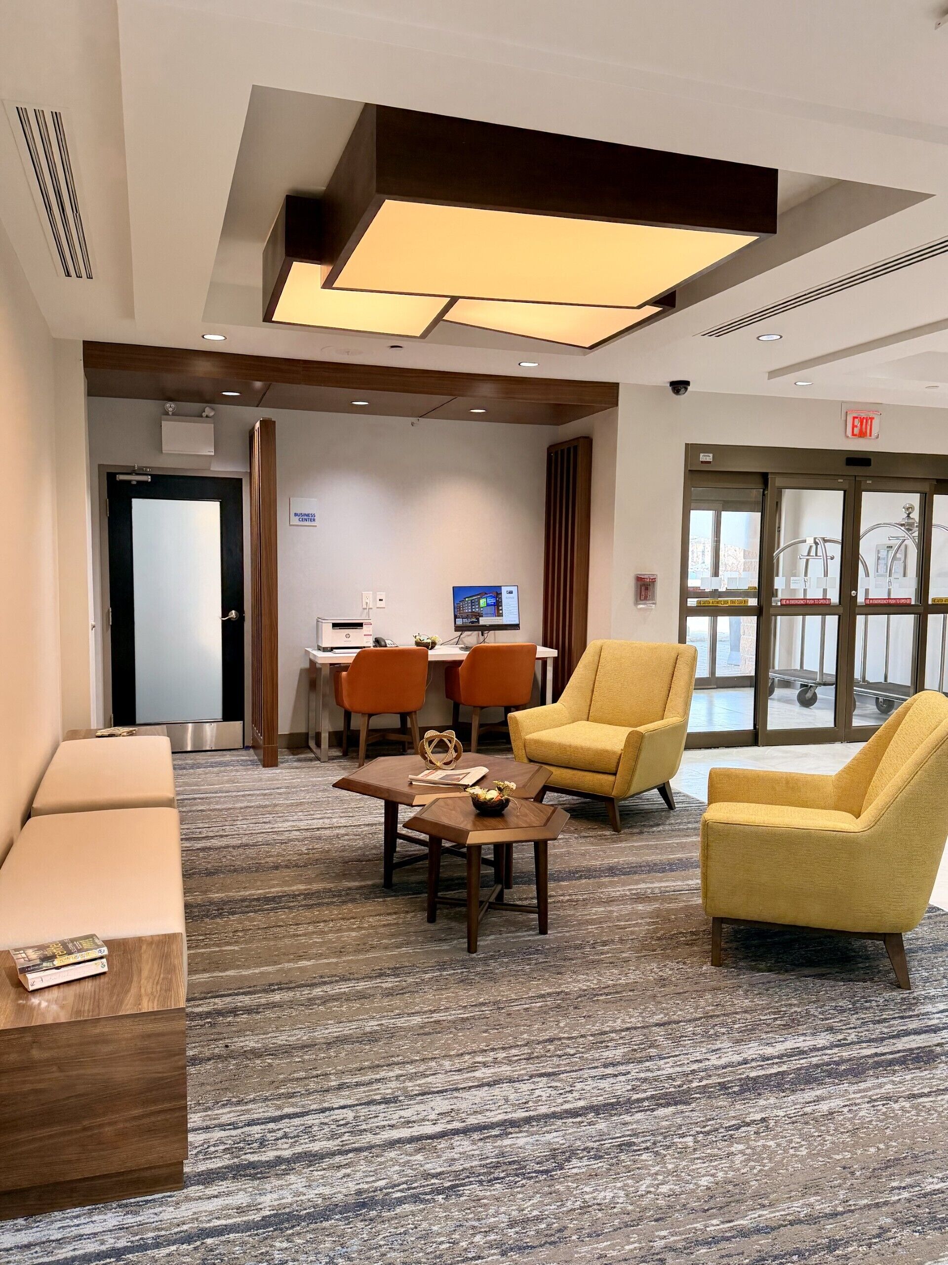 Photo - Holiday Inn Express & Suites Ottawa West - Nepean by IHG