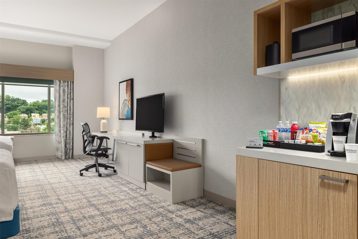 Chambre, 2 grands lits (Drinks & Snacks)