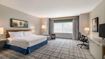 In-room safe, laptop workspace, blackout drapes, iron/ironing board