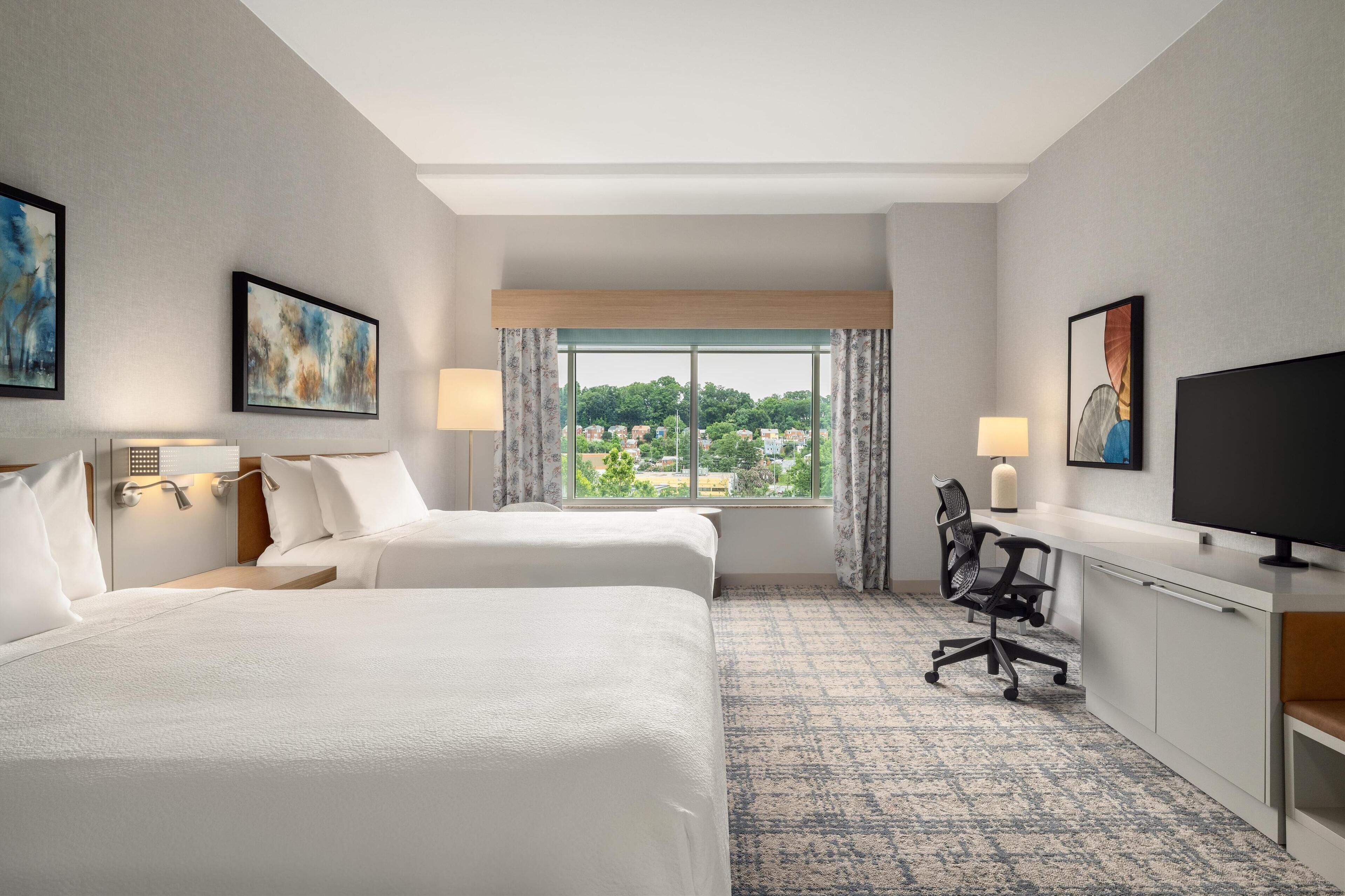 in-room safe, laptop workspace, blackout curtains, iron/ironing board