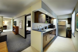 In-room safe, desk, laptop workspace, iron/ironing board