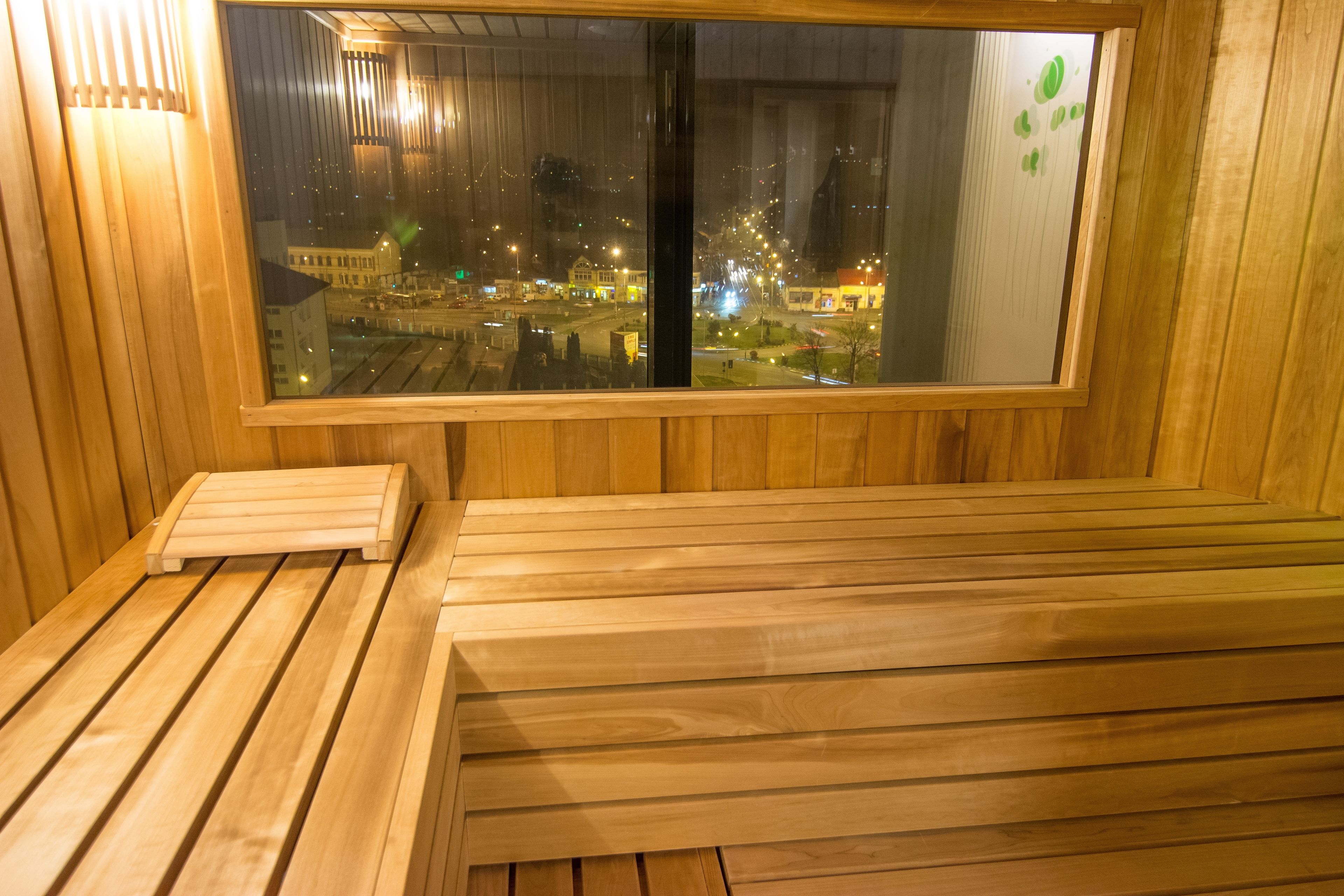 couples treatment room(s), sauna, hot tub, body treatments, hydrotherapy