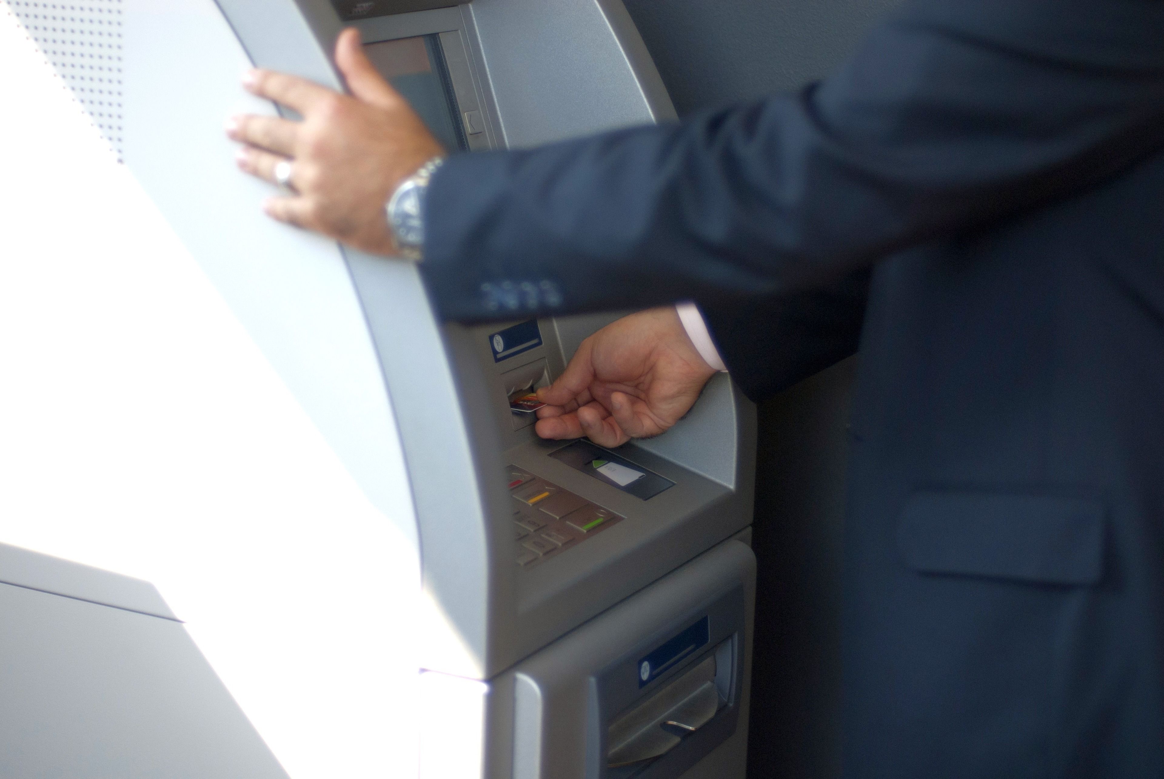 ATM/Dịch vụ ngân hàng trong khuôn viên