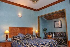 Minibar, värdeförvaringsskåp på rummet, ljudisolering och extrasängar