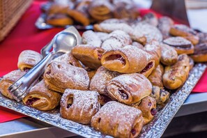 Breakfast buffet - Hotel Piroska (Buk)