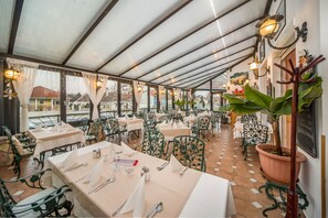 Breakfast, lunch and dinner served  - Hotel Piroska (Buk)