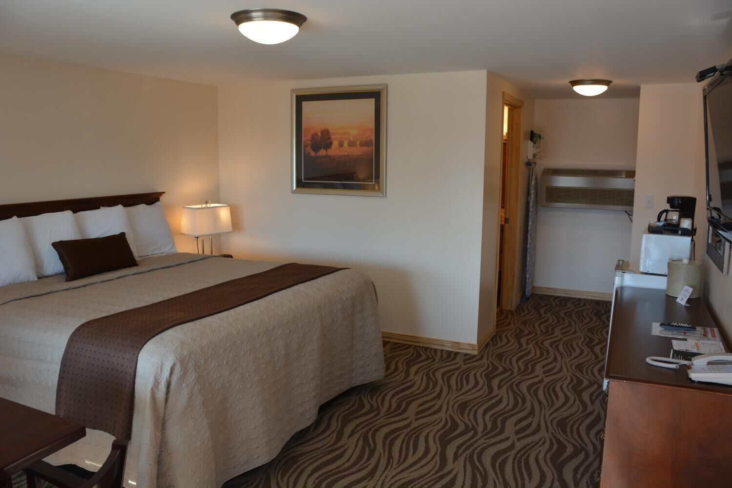 Decoración personalizada, muebles diferentes y cortinas blackout 