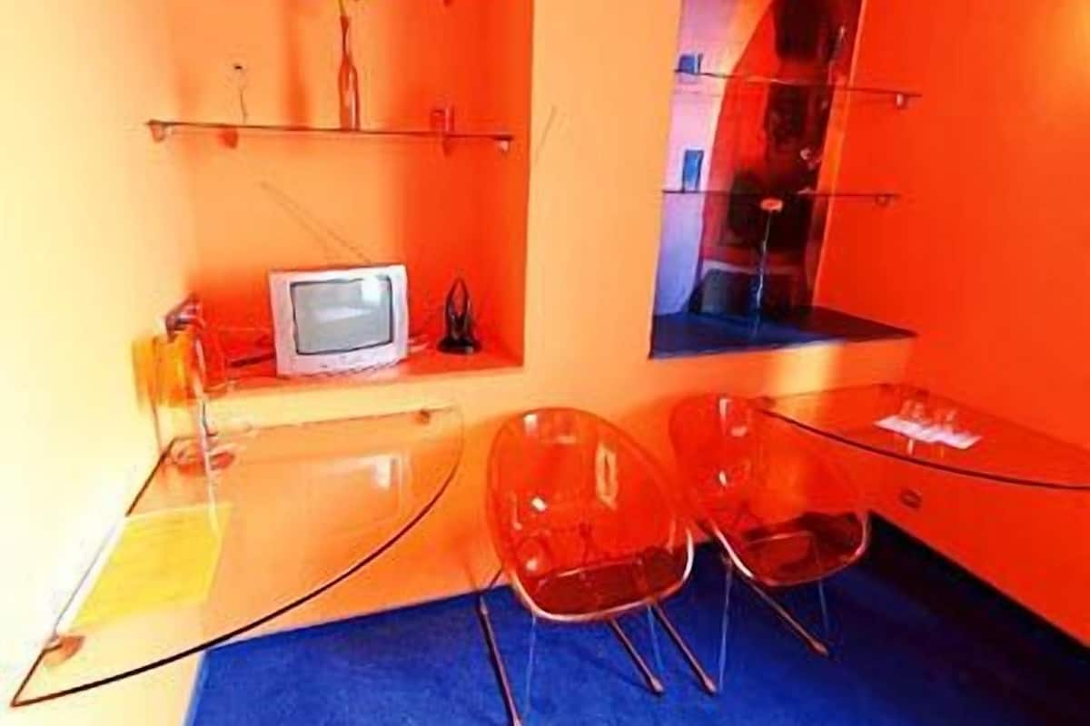 Double Room Single Use | Living room | TV