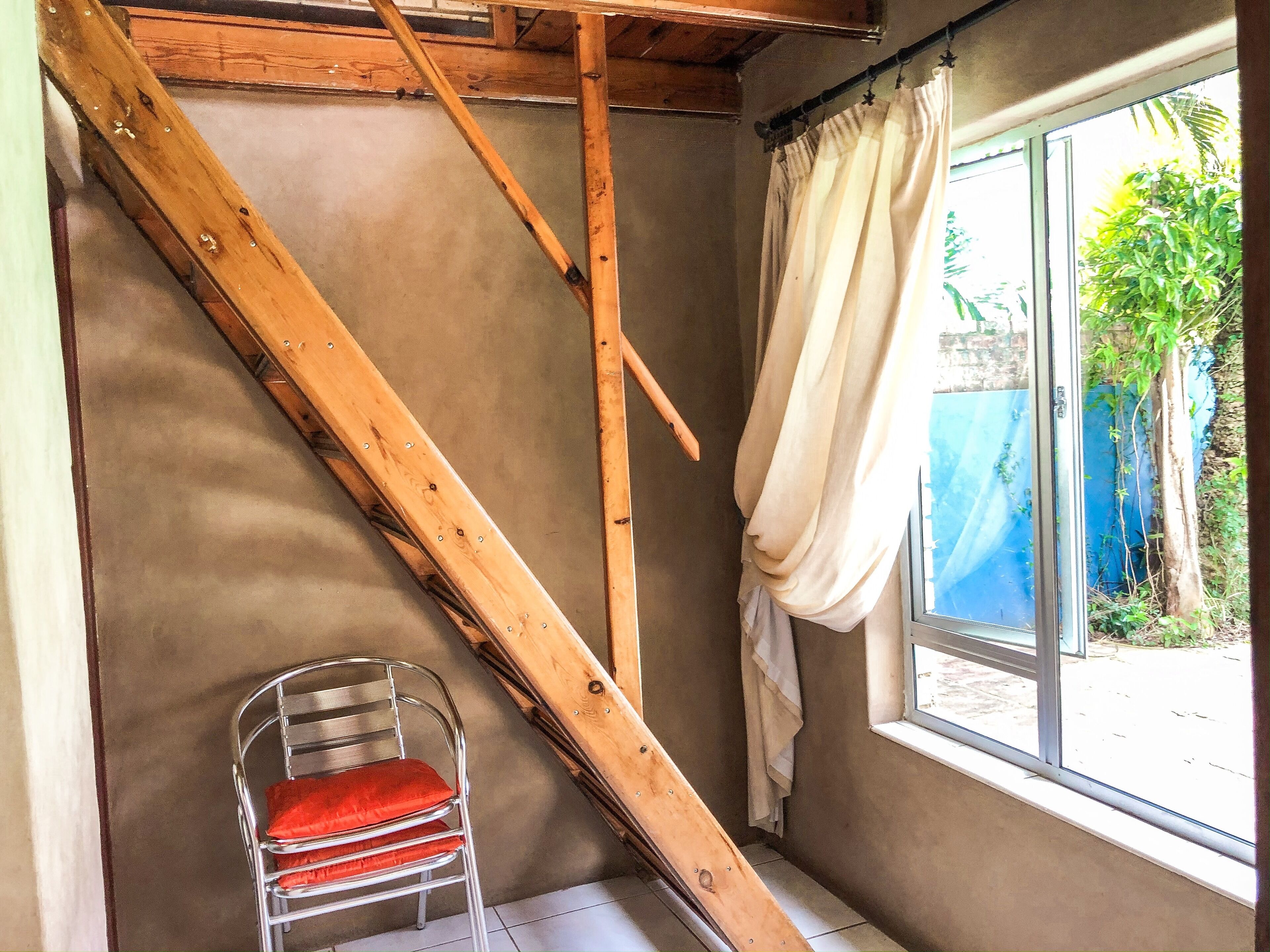 romantic room | living area | flat-screen tv, books