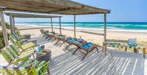 On the beach, beach towels, scuba diving, snorkeling - Thonga Beach Lodge (uMhlabuyalingana)