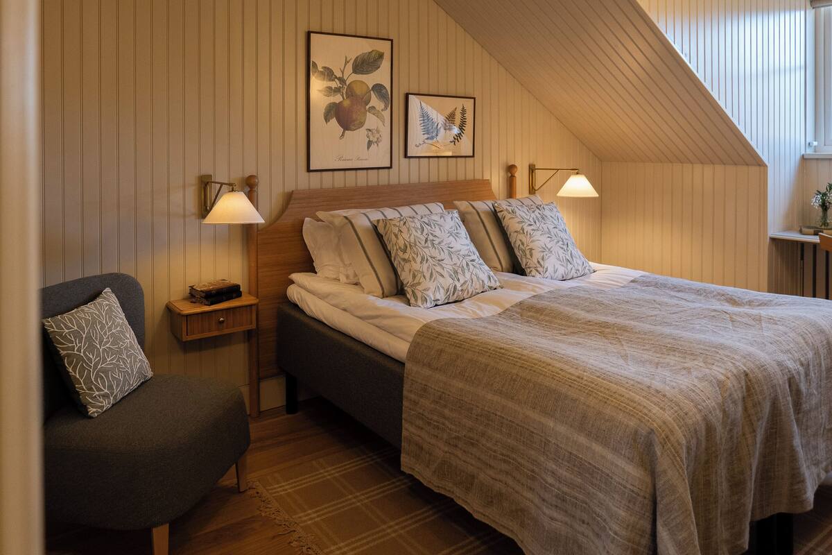 Chambre classique double, 1 grand lit | Literie hypoallergénique, fer et planche à repasser