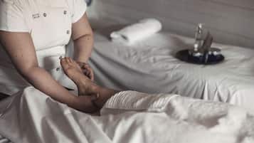 Sauna, body treatments, aromatherapy, body wraps, body scrubs, facials