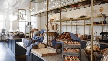 Petit déjeuner buffet compris tous les jours