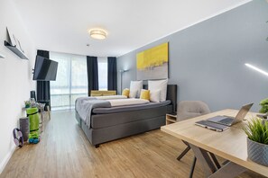 Dobbeltværelse | Allergivenligt sengetøj, minibar, pengeskab på værelset, skrivebord