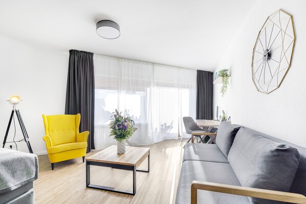 Superior dubbelrum | Allergitestade sängkläder, minibar och värdeförvaringsskåp på rummet