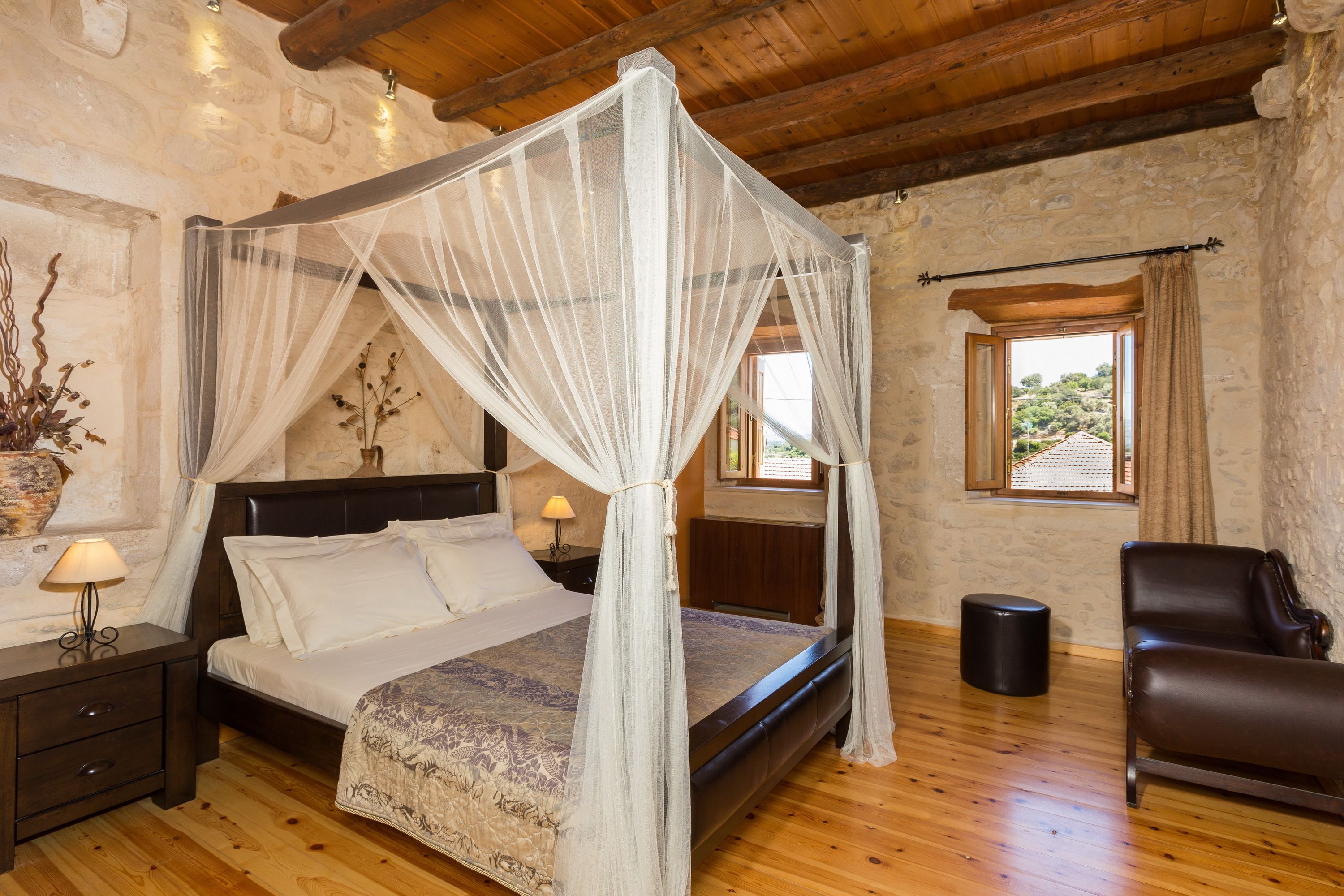 Suite Superior, 2 kamar tidur | Brankas dan didekorasi berbeda-beda