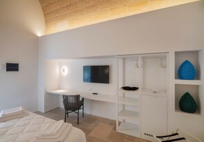 Habitación ejecutiva | Ropa de cama de alta calidad, edredón y minibar 