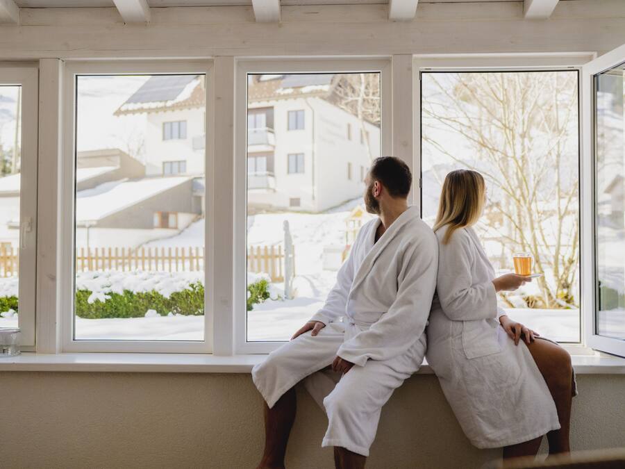 Körperbehandlungen, Ganzkörperwickelbehandlung, Körperpeelings