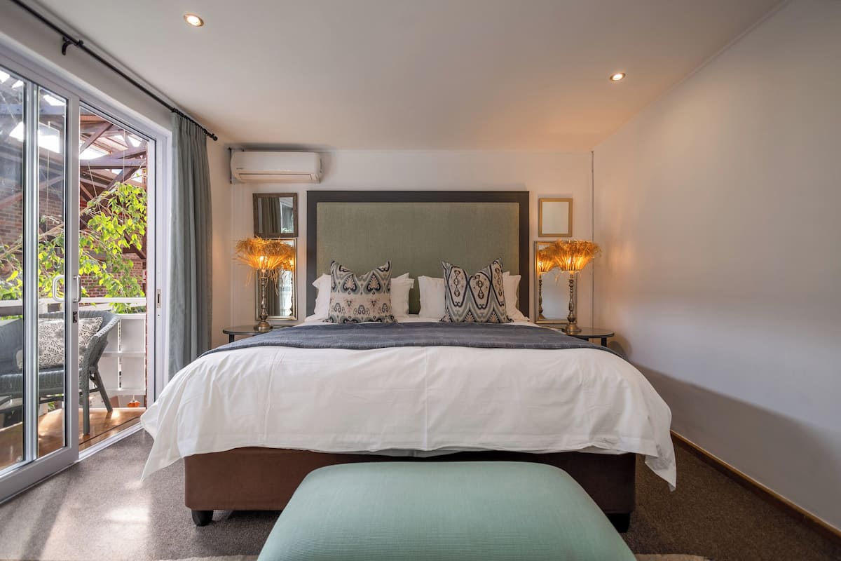 luxury apartment | 1 bedroom, premium bedding, in-room safe, individually decorated