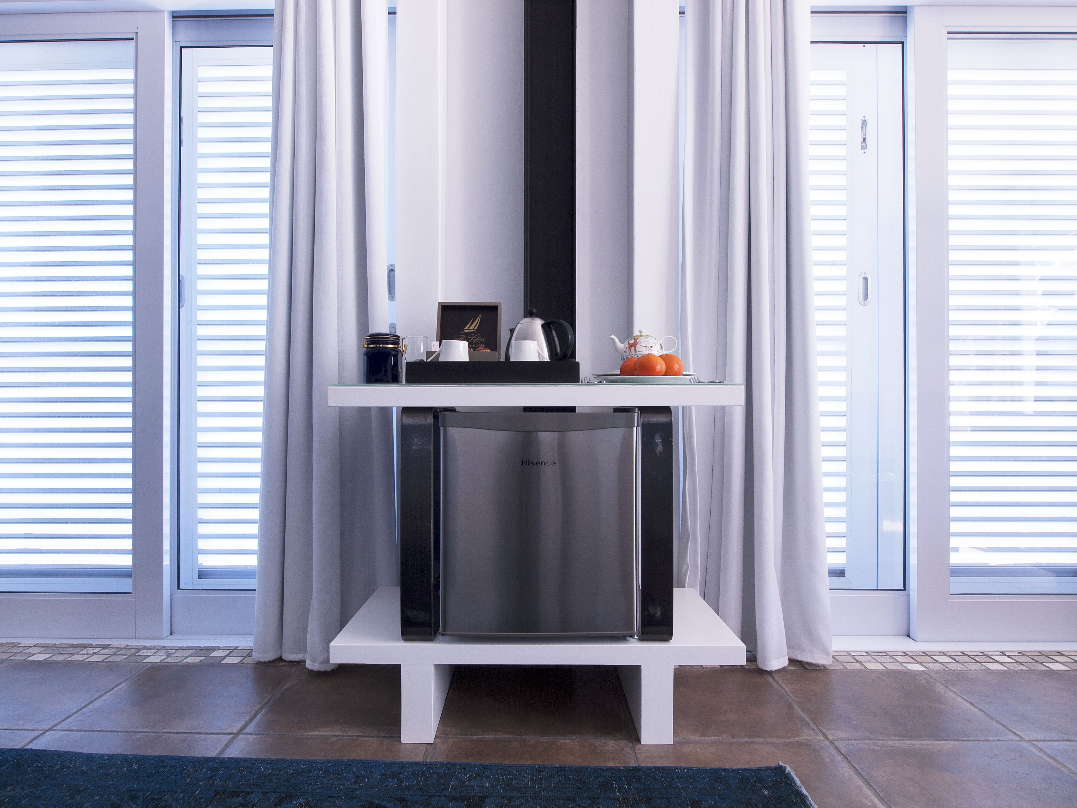 luxury room, 1 king bed, ocean view | mini fridge