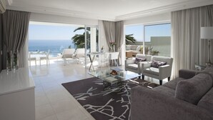 Unclassified image, 3 of 62, button - The Clarendon - Bantry Bay (Cape Town)