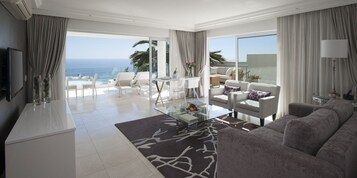 Premium Penthouse | Premium bedding, minibar, in-room safe, desk