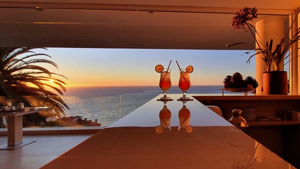 Unclassified image, 1 of 62, button - The Clarendon - Bantry Bay (Cape Town)