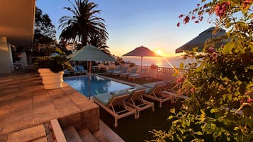 Outdoor pool, pool loungers