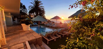 Outdoor pool, sun loungers