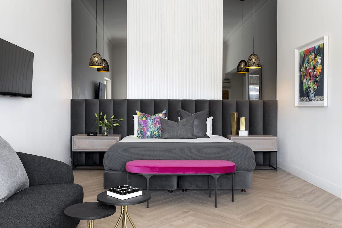 1 Schlafzimmer, Minibar, Zimmersafe, individuell dekoriert