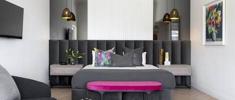 Minibar, in-room safe, individually decorated, individually furnished