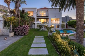 Exterior - The Clarendon - Fresnaye (Cape Town)