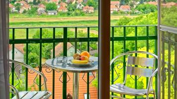 1 habitación, minibar, caja de seguridad en la habitación y escritorio