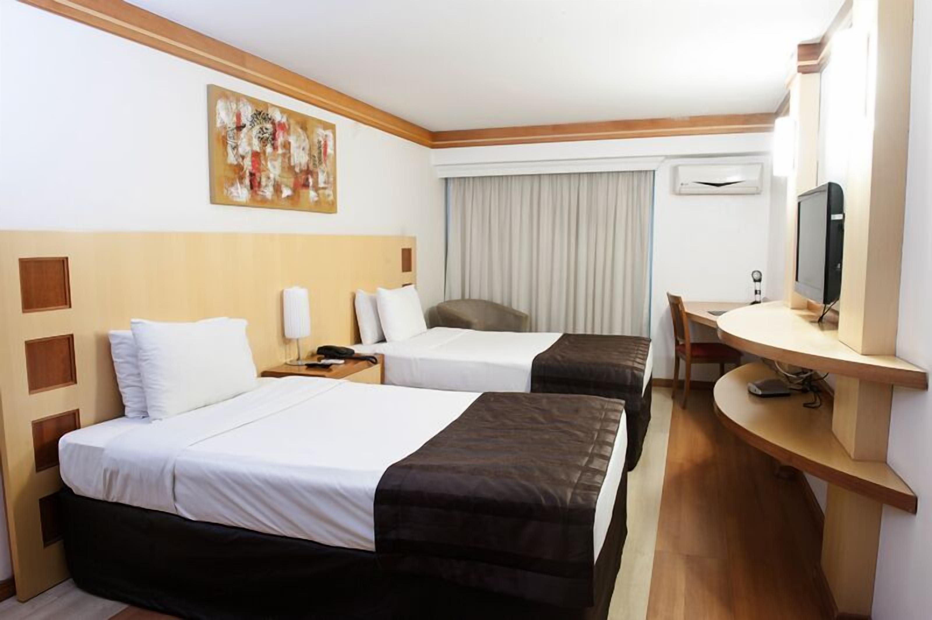 Kahden hengen luksushuone (kaksi sänkyä) | Minibaari, tallelokero huoneessa, työpöytä, pimennysverhot