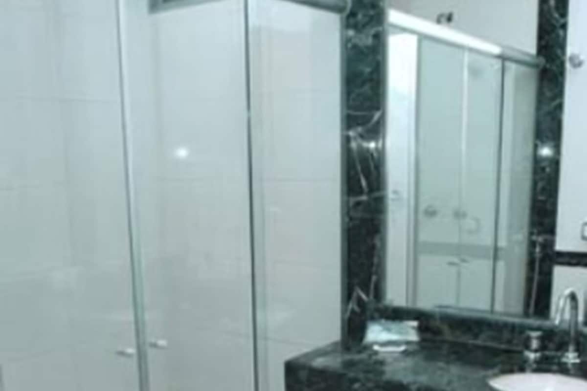 Ducha, artículos de tocador gratuitos, secador de pelo, toallas