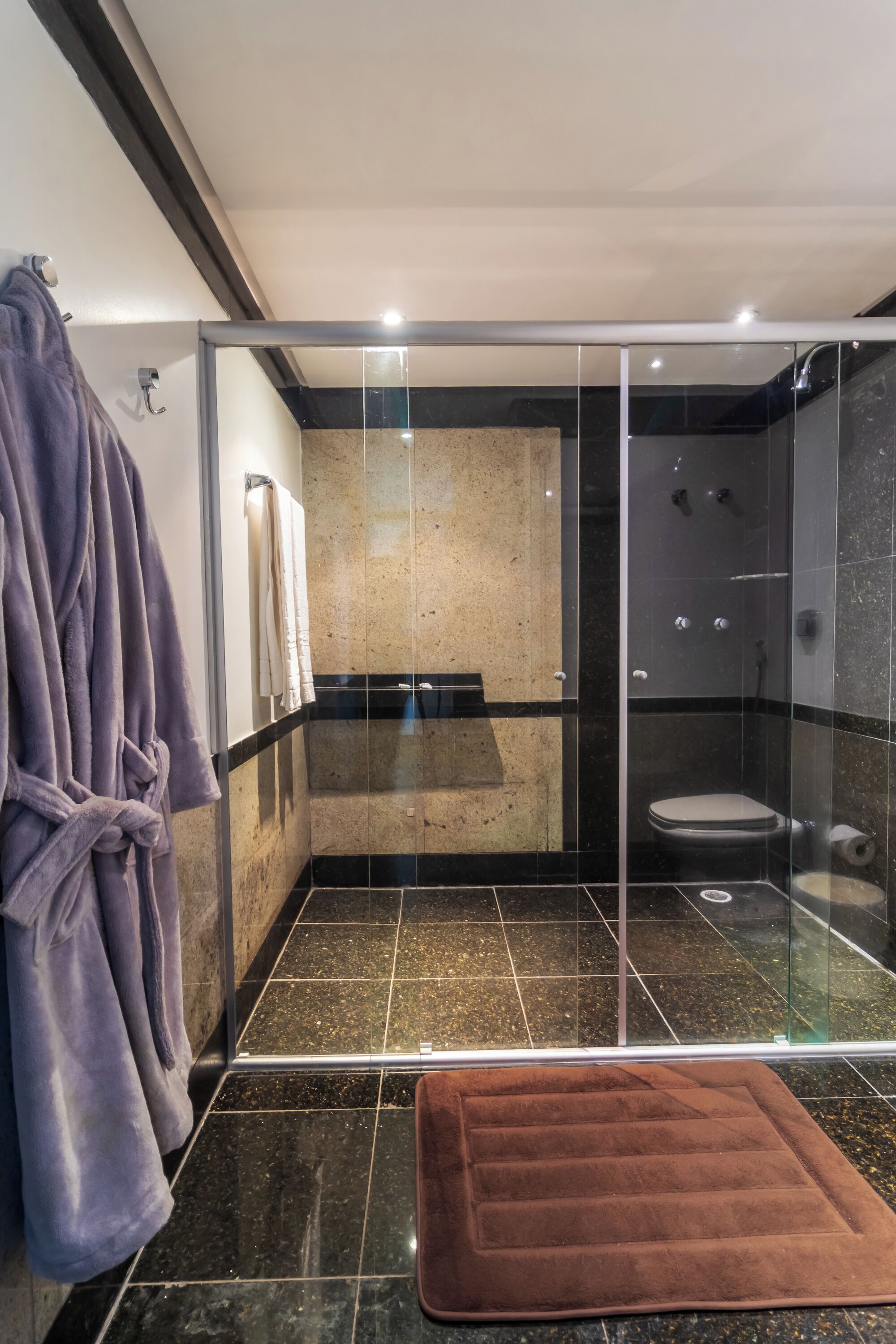 Luxury Suite | Bathroom