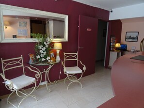Interior - HÔTEL PRADO - TOULOUSE HIPPODROME (Toulouse)