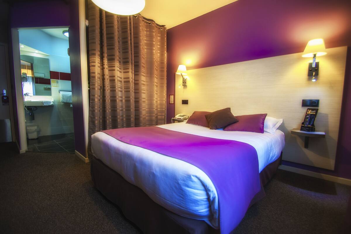 Select Comfort beds, in-room safe, desk, laptop workspace