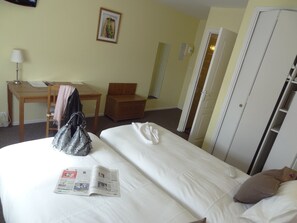 Colchones Select Comfort, caja fuerte, escritorio