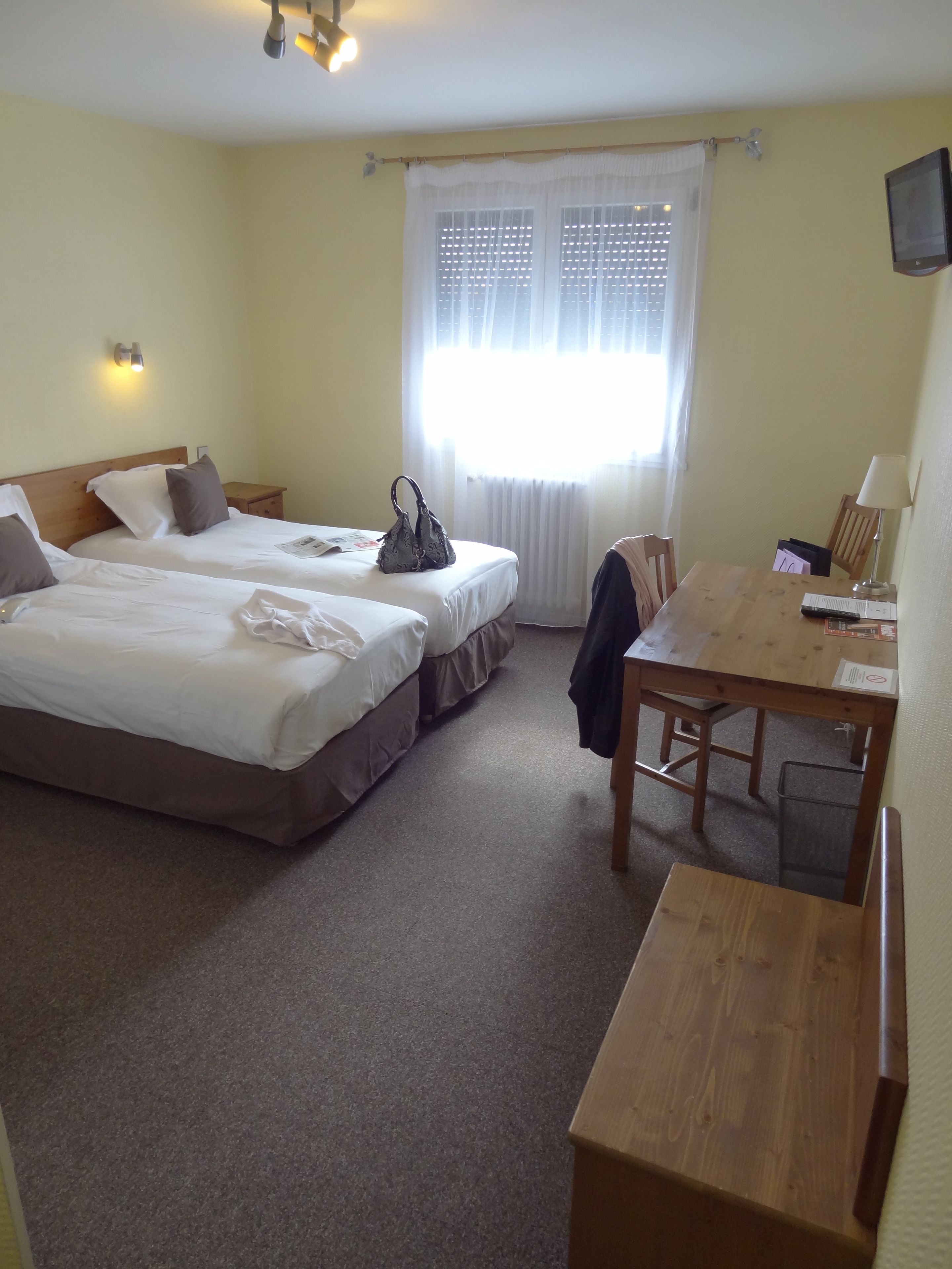 select comfort beds, in-room safe, desk, laptop workspace