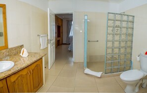 Three Bedroom Apartment | Bathroom